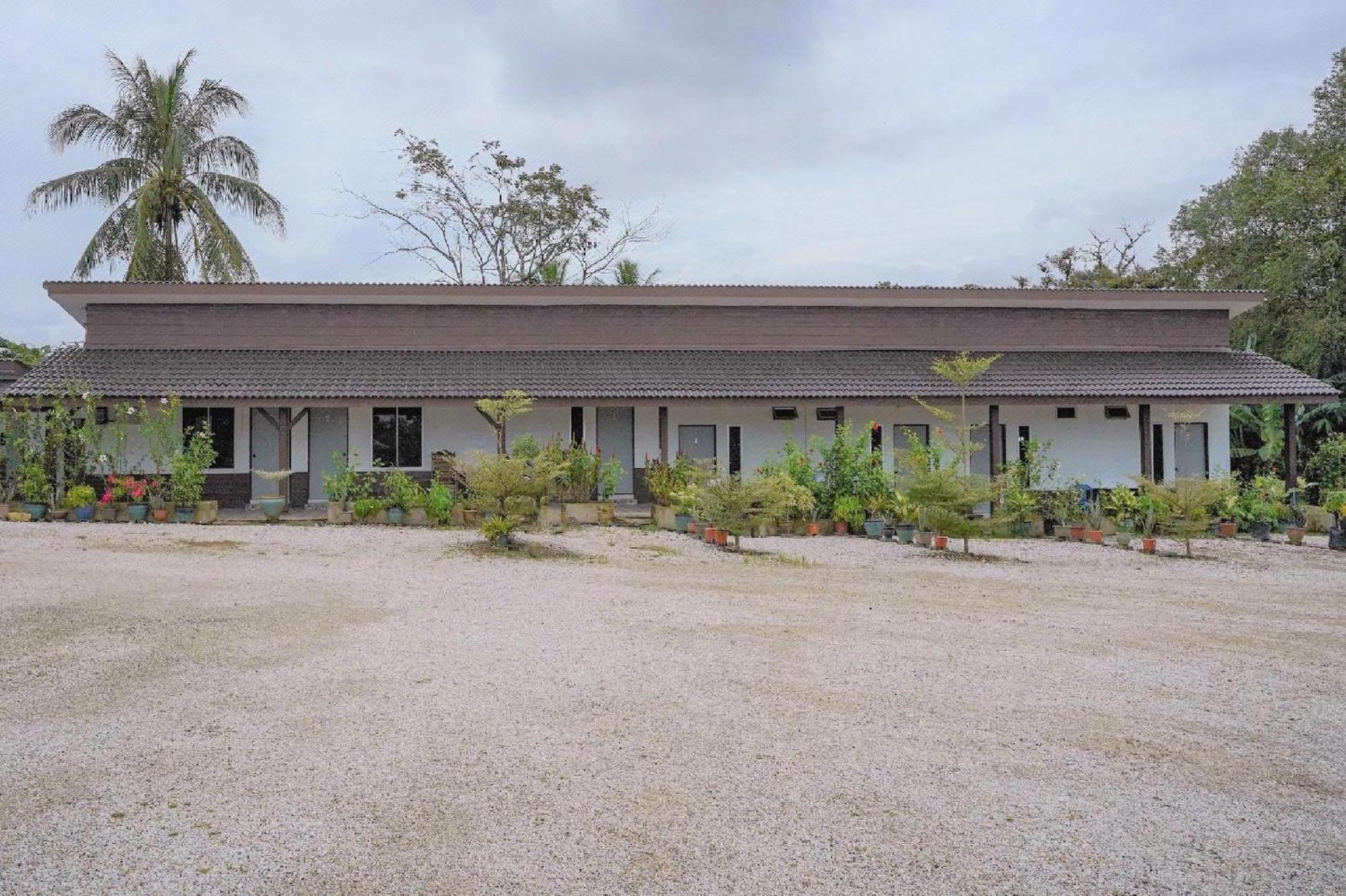 OYO 90168 Serambi Pelangi Chalet Changlun Bagian luar foto