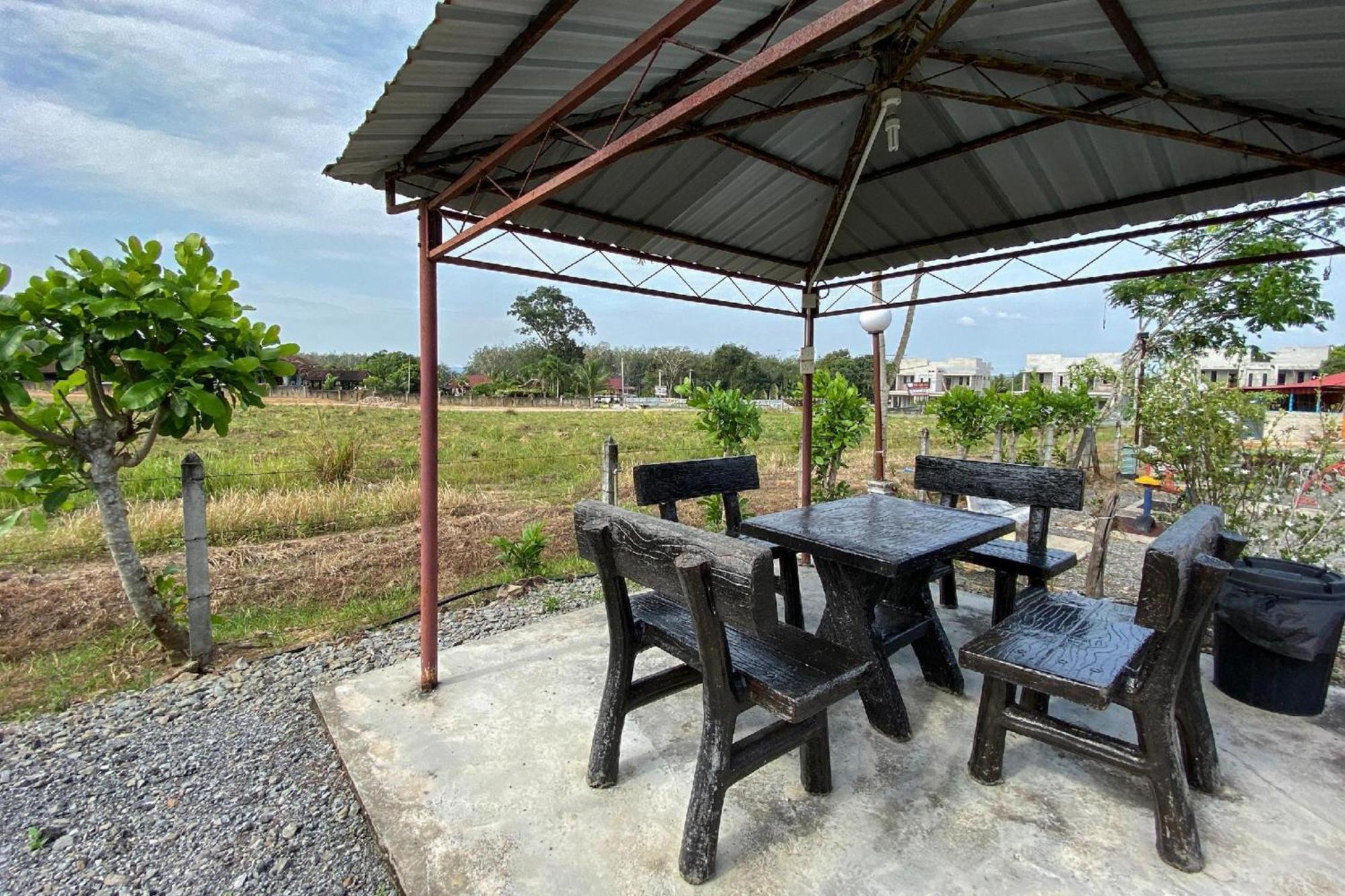 OYO 90168 Serambi Pelangi Chalet Changlun Bagian luar foto
