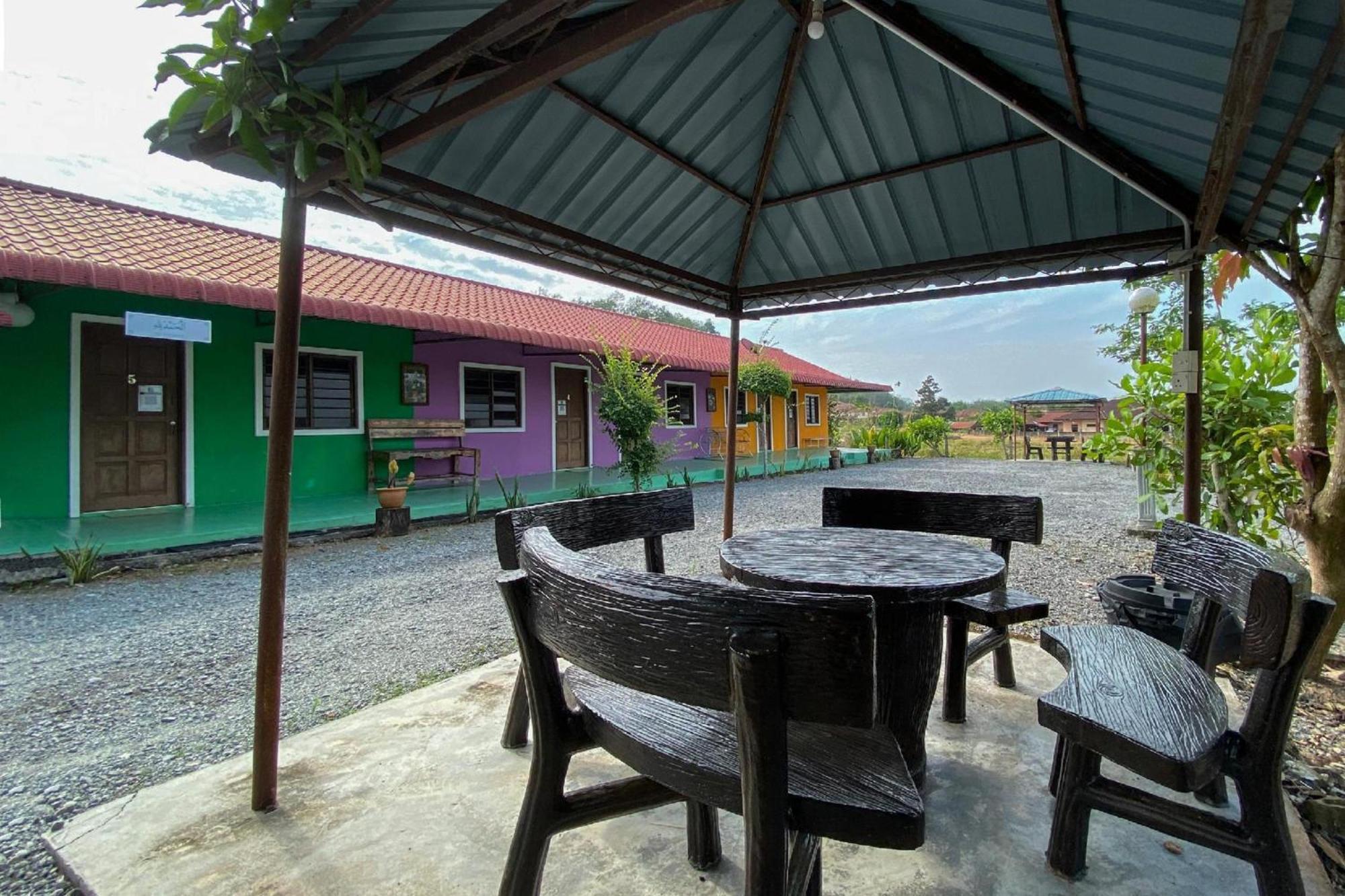 OYO 90168 Serambi Pelangi Chalet Changlun Bagian luar foto