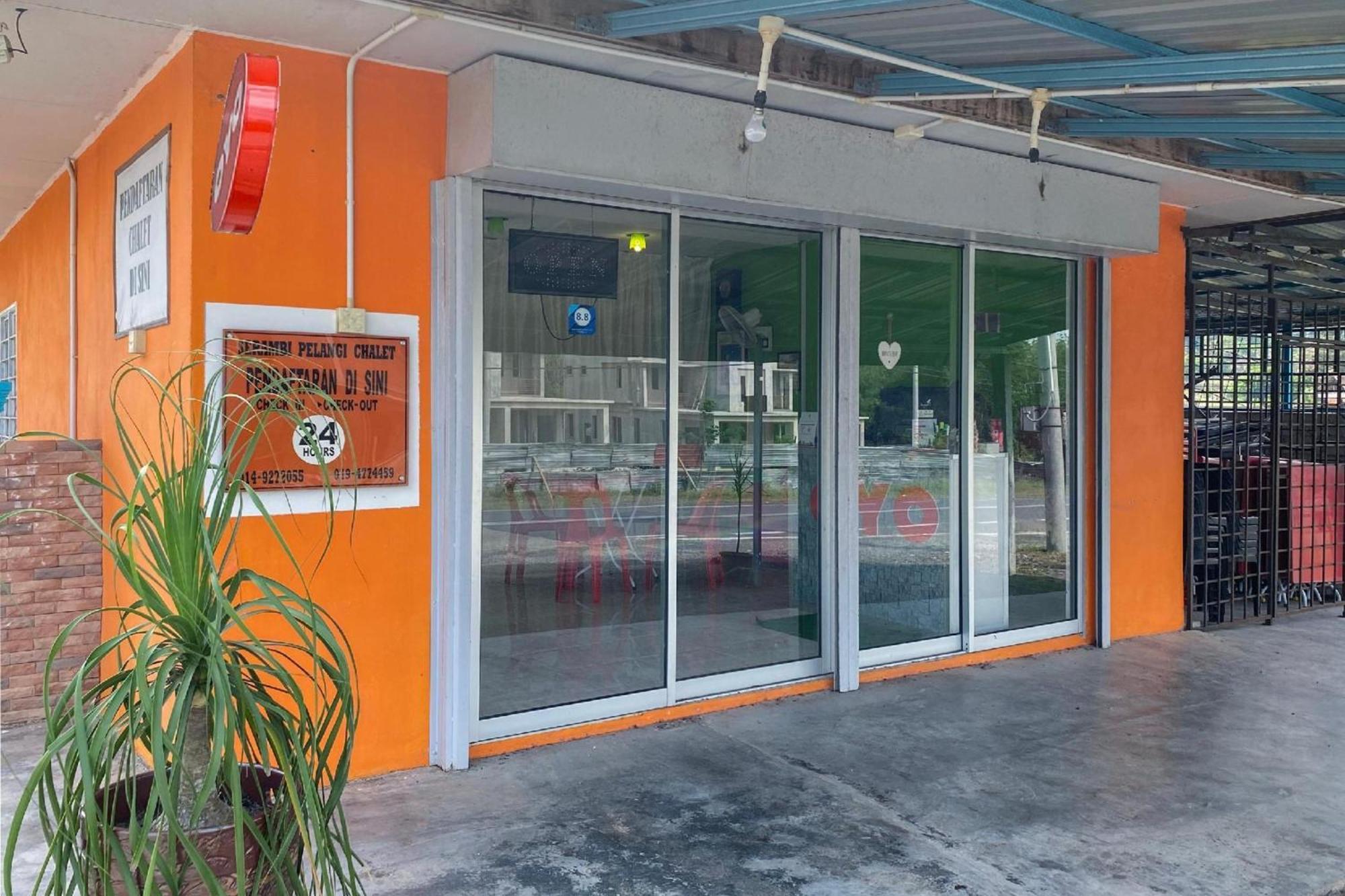 OYO 90168 Serambi Pelangi Chalet Changlun Bagian luar foto