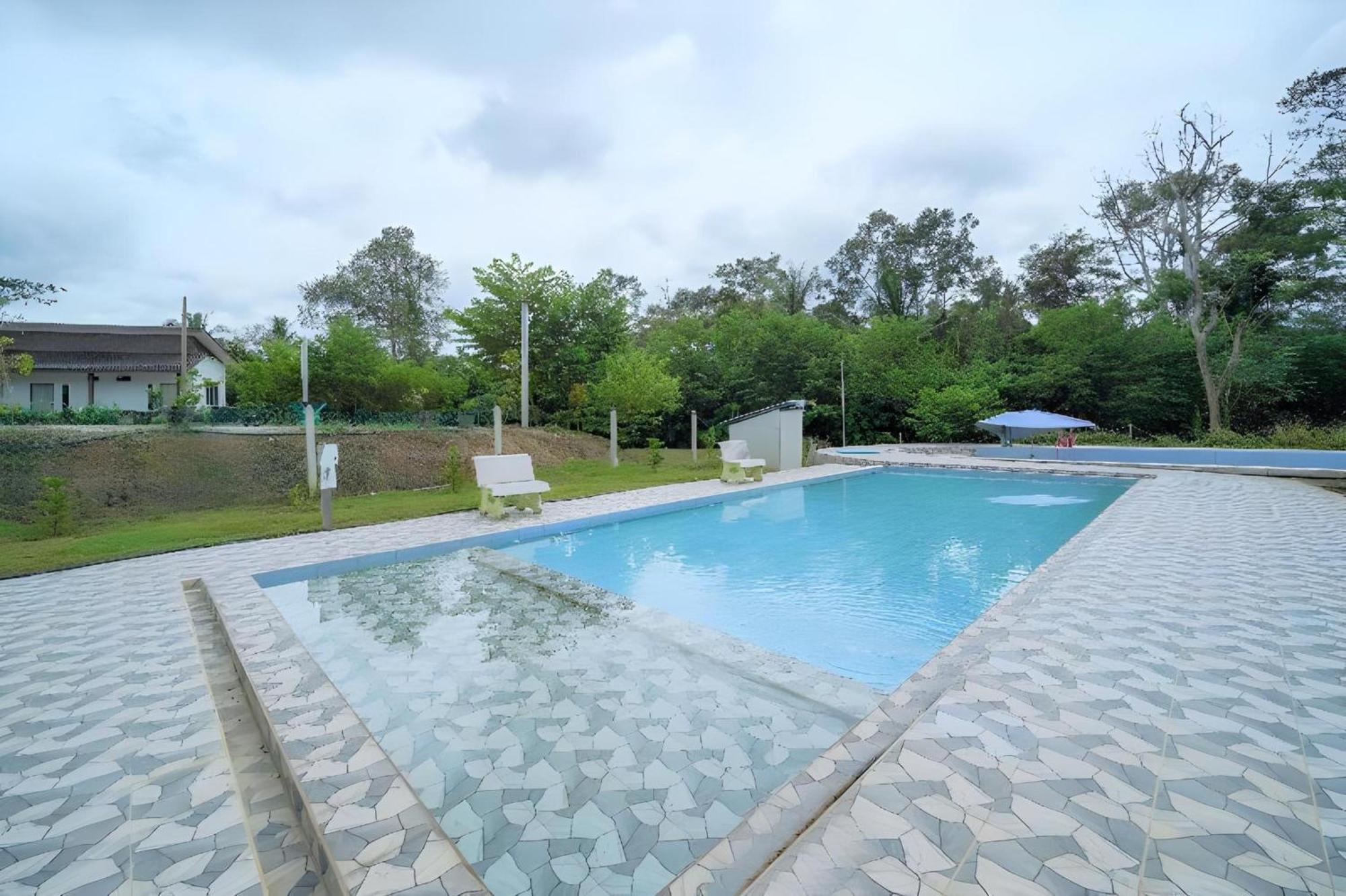 OYO 90168 Serambi Pelangi Chalet Changlun Bagian luar foto