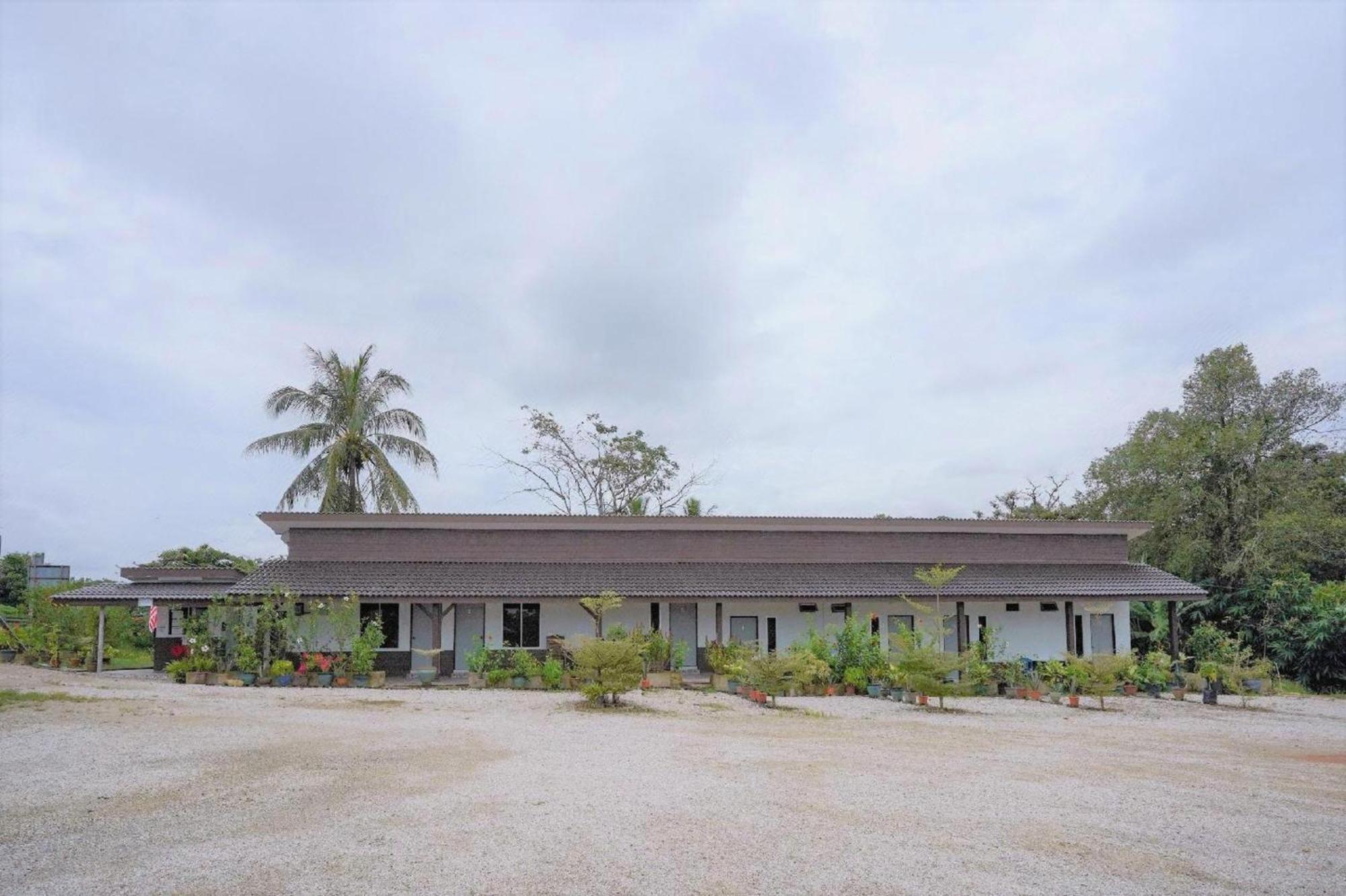 OYO 90168 Serambi Pelangi Chalet Changlun Bagian luar foto
